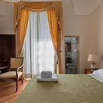 Alojamento de Acomodação e Pequeno-almoço Dimora Corte Lubelli 4*