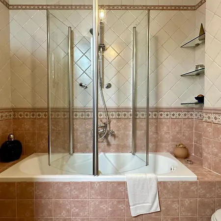 Dimora Corte Lubelli Couette-café 4*