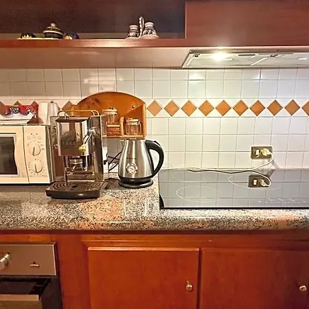 Alojamento de Acomodação e Pequeno-almoço Dimora Corte Lubelli 4*
