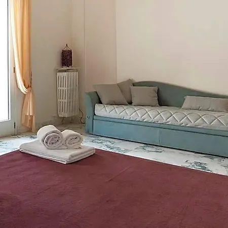 Alojamento de Acomodação e Pequeno-almoço Dimora Corte Lubelli 4*