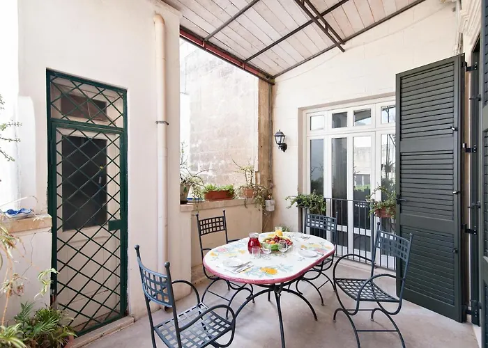 Dimora Corte Lubelli Bed & Breakfast 4*